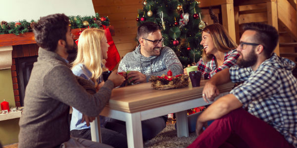 Berliner Singles feiern zusammen Weihnachten