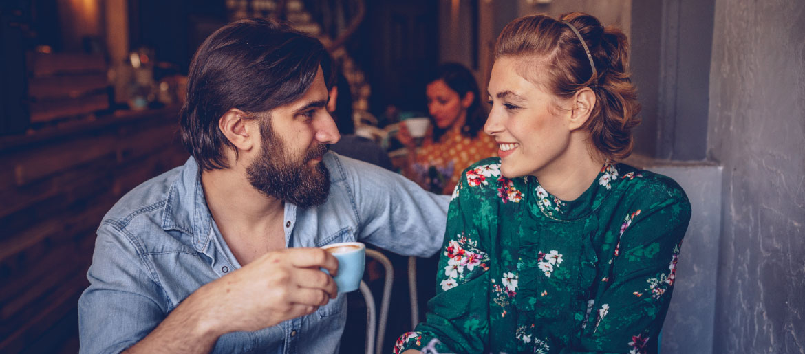 Date im Café in Berlin